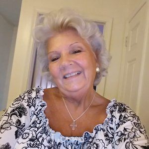 Meet your Posher, Debbie